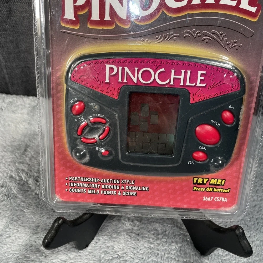 Radica Electronic Pinochle Handheld Travel Game 3667 CS7BA Vantage NOS Y2K